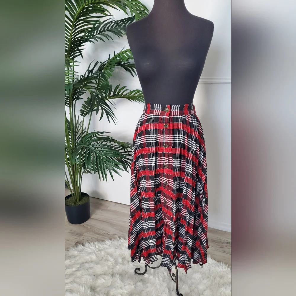 Zara Plaid A-Line Skirt Sz Medium in Red and Black Holiday Flowy - Picture 1 of 5